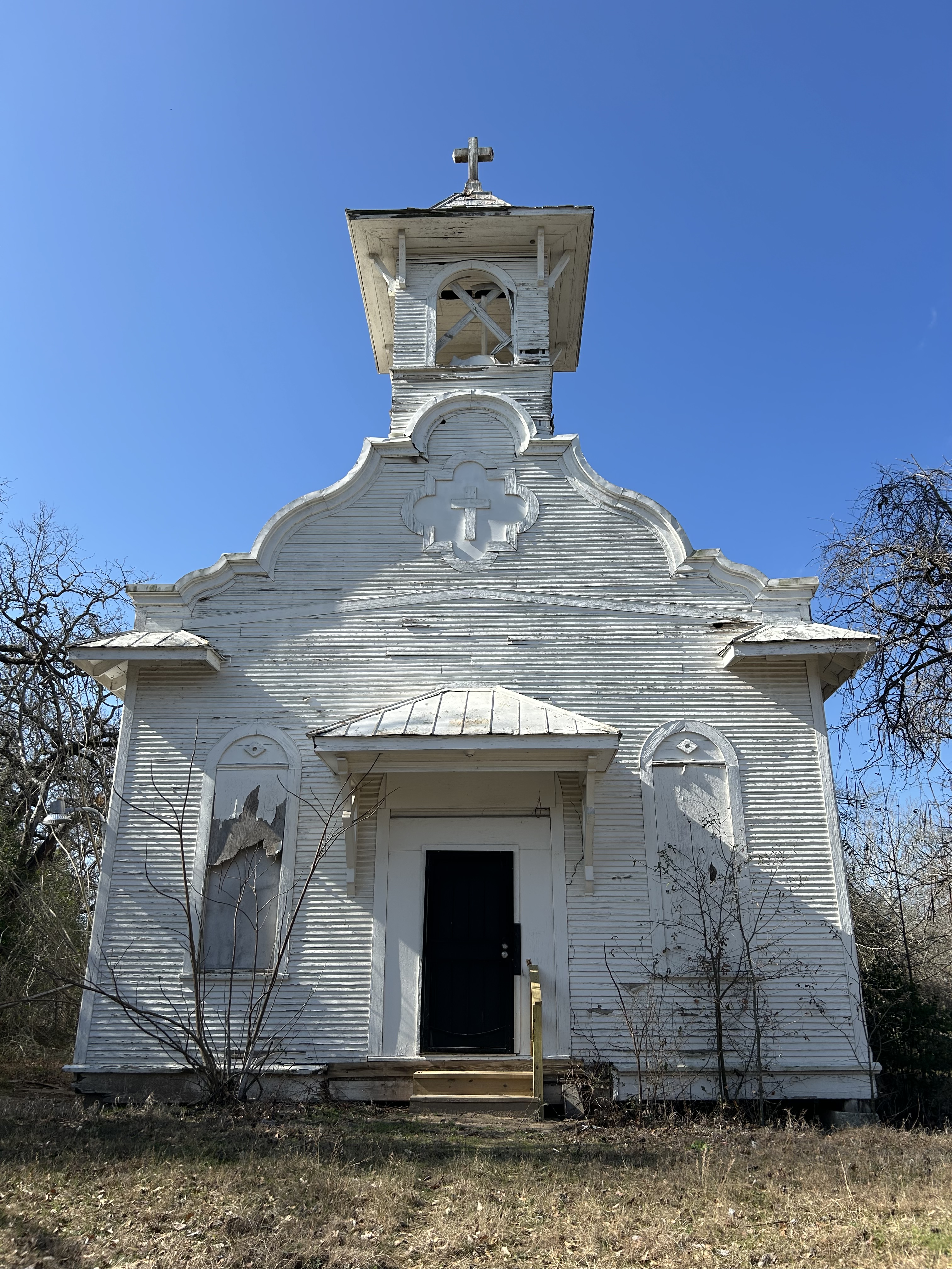 Old Churches, Cool Fences and Snowdrops with Snakes! Oh My